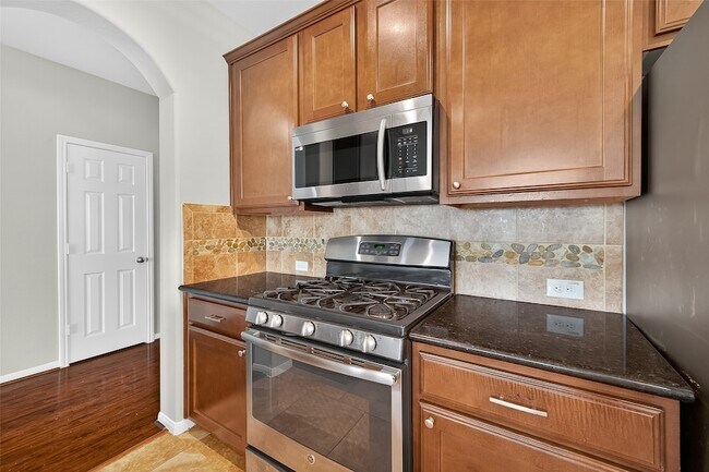 Building Photo - 20718 Bandrock Terrace