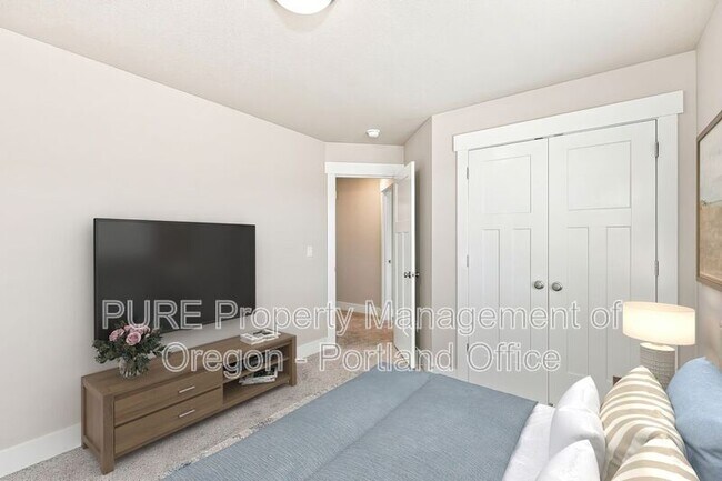 Building Photo - 582 NE Alderwood Dr