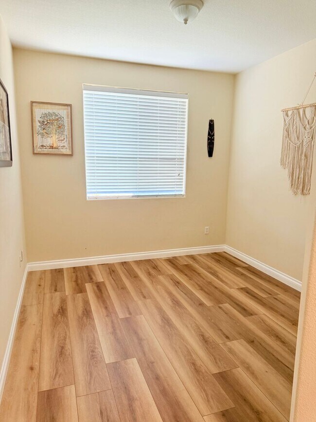 Building Photo - 4 Bed 3 Bath Home for rent in Murrieta