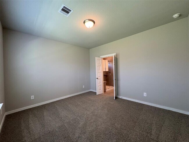 Building Photo - 15542 Olive Ter Trl