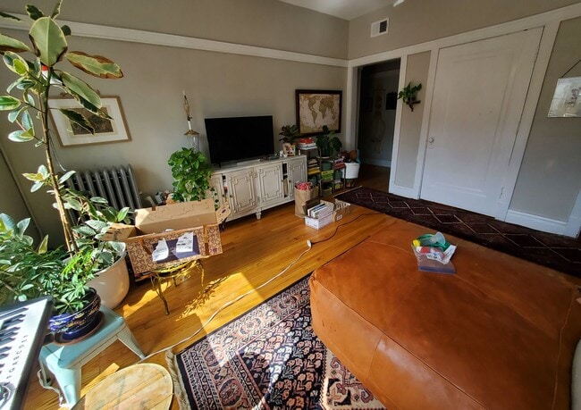 Building Photo - 2068 W Hutchinson St