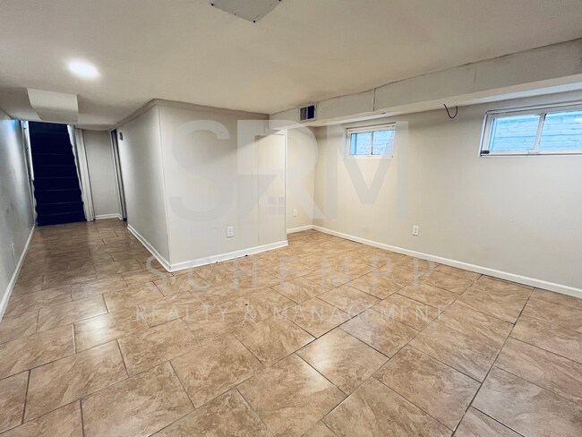 Building Photo - 1523 Christy Ave
