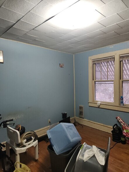 Building Photo - 223 High St