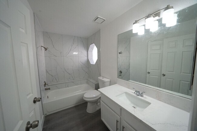 Building Photo - 5022 S Rainbow Blvd