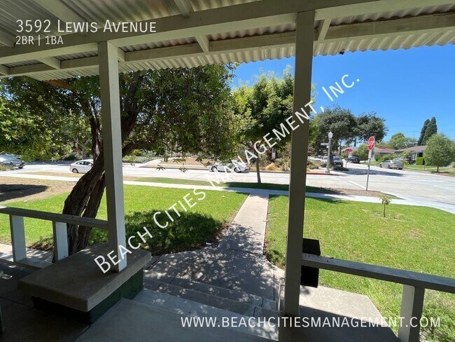 Building Photo - 3592 Lewis Ave