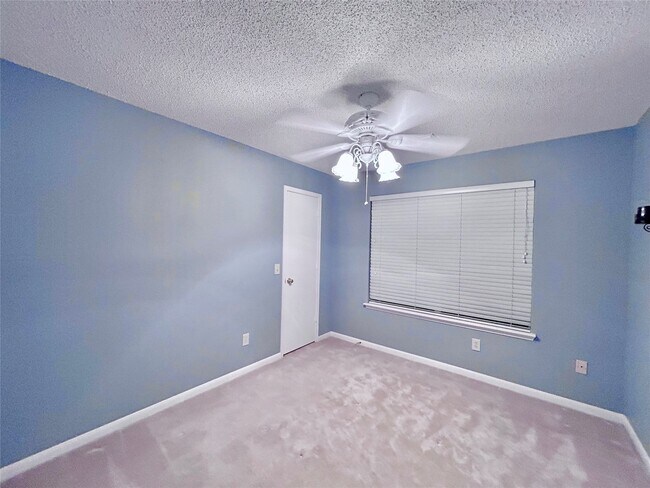 Building Photo - 10011 Territory Ln