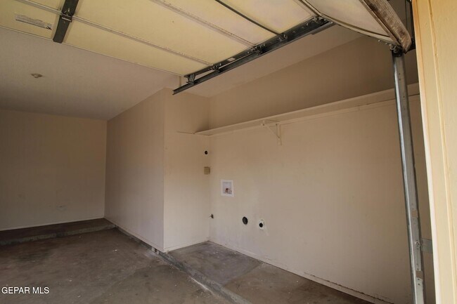 Building Photo - 3406 Moonlight Ave
