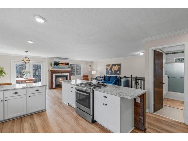 Building Photo - 540 Orchid Ln N