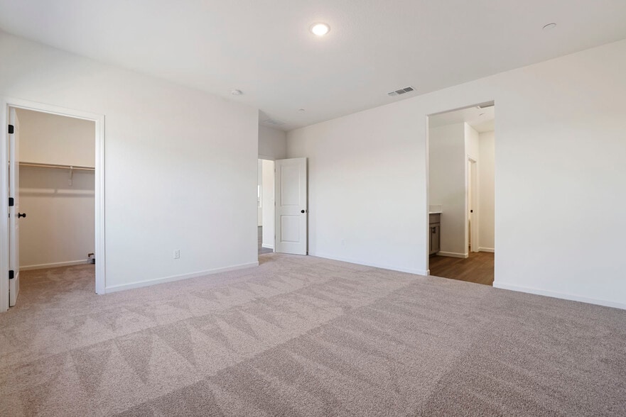 Master Bedroom - 522 Bedfordshire Dr