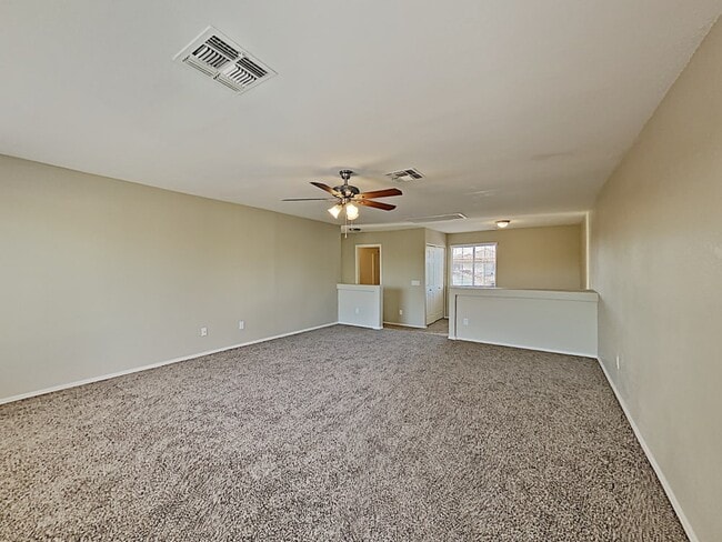 Building Photo - 11826 W Laurel Ln