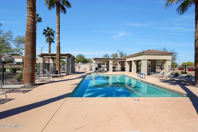 Building Photo - 2232 E Constance Wy