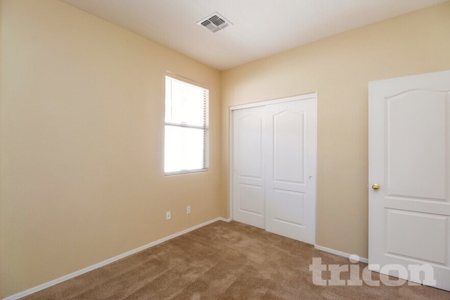 Building Photo - 12519 W Estero Ln
