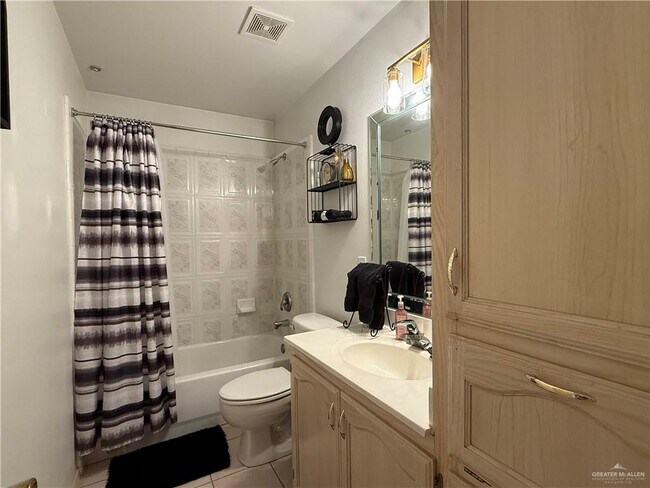 Building Photo - 14 Nora Dr