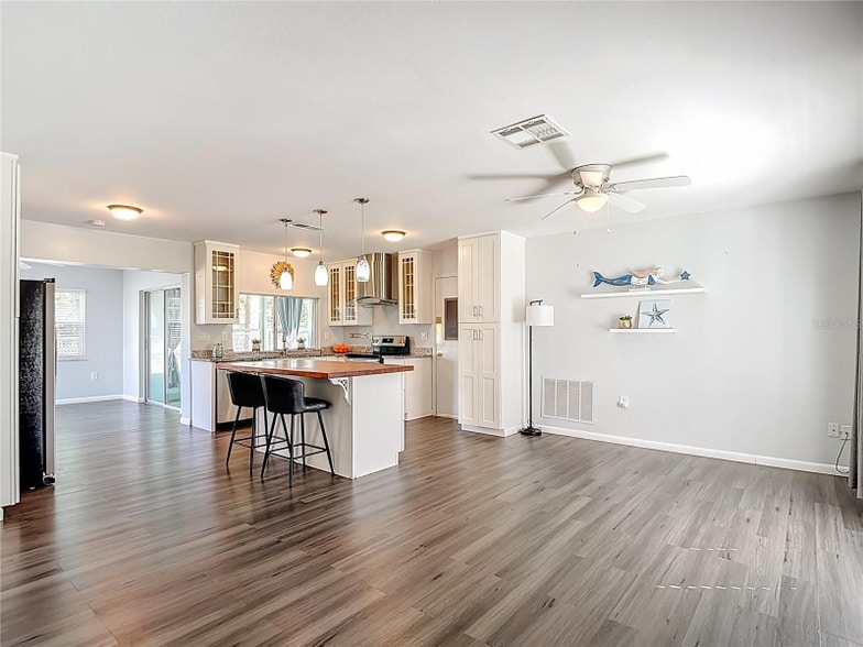 Building Photo - 13004 Spicebox Way