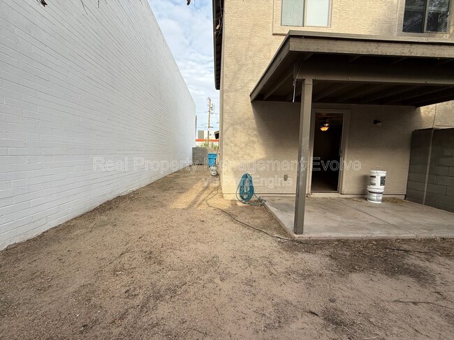 Building Photo - 5021 N 18th Ave