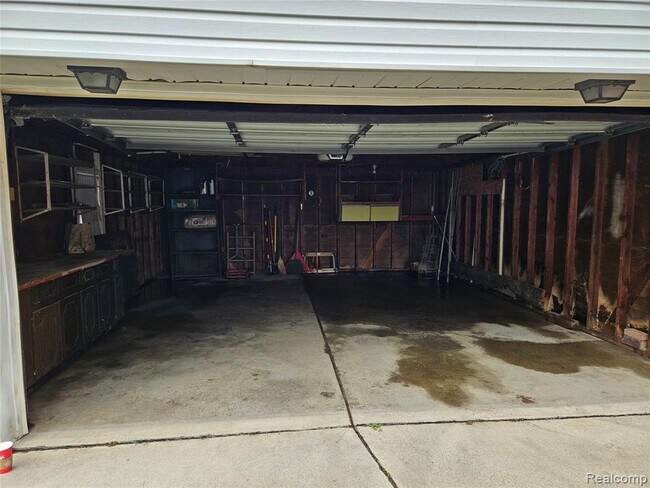 Building Photo - 736 Garfield Ave