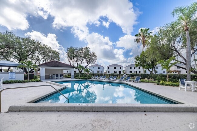 Pool - Riverwalk I Apartments