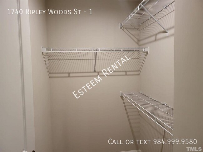 Building Photo - 1740 Ripley Woods St