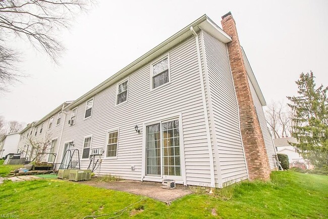 Building Photo - 1770 Rolling Hills Dr