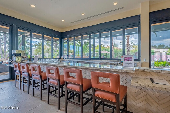 Building Photo - 7878 E Gainey Ranch Rd