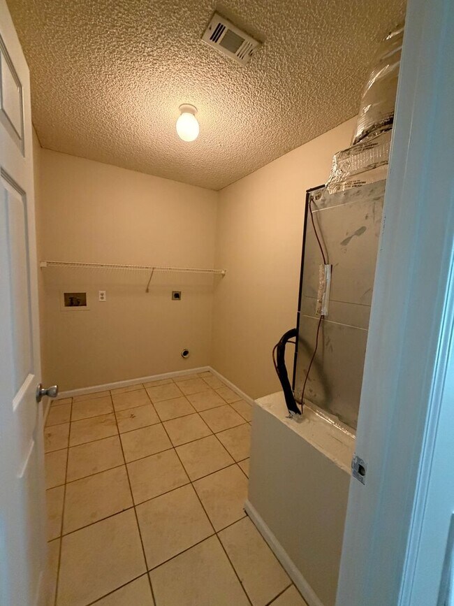 Building Photo - 101 Talbot Ct