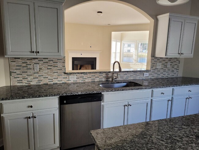 Building Photo - Three-Bedroom Home for Rent in New Riverside!