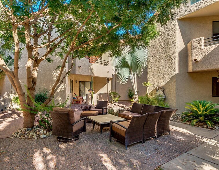 Building Photo - 10301 N 70th St