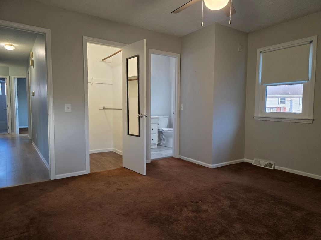 Building Photo - 2138 E Arrowhead Cir