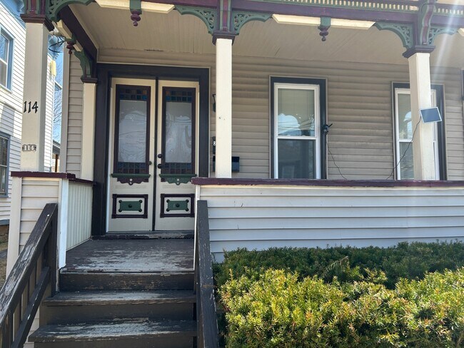 Building Photo - 114 S Melcher St