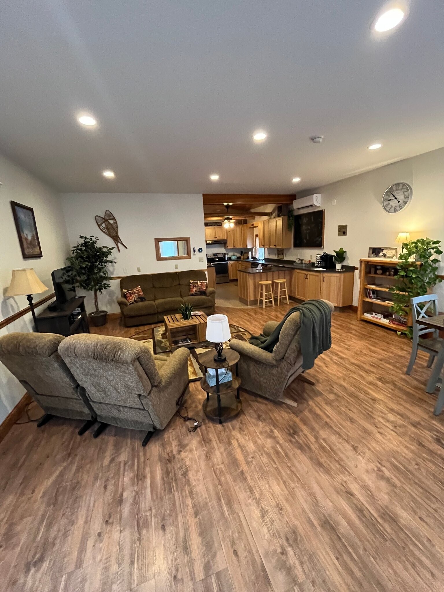 Building Photo - 456 Main St