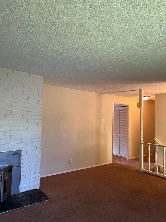 Building Photo - Hayden Bridge Four Bedroom