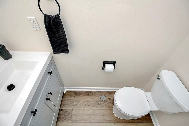 Building Photo - 6314 Old Pineville Rd