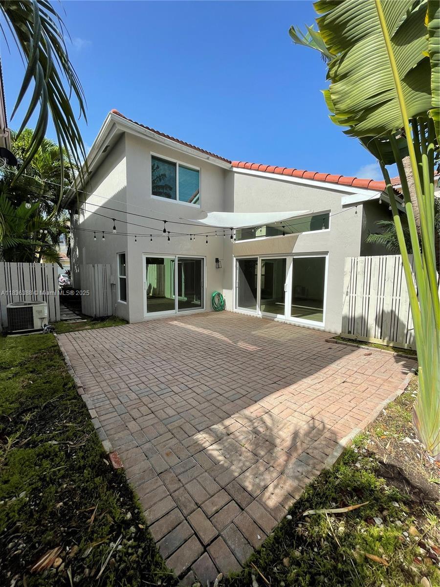 Building Photo - 1125 Papaya St