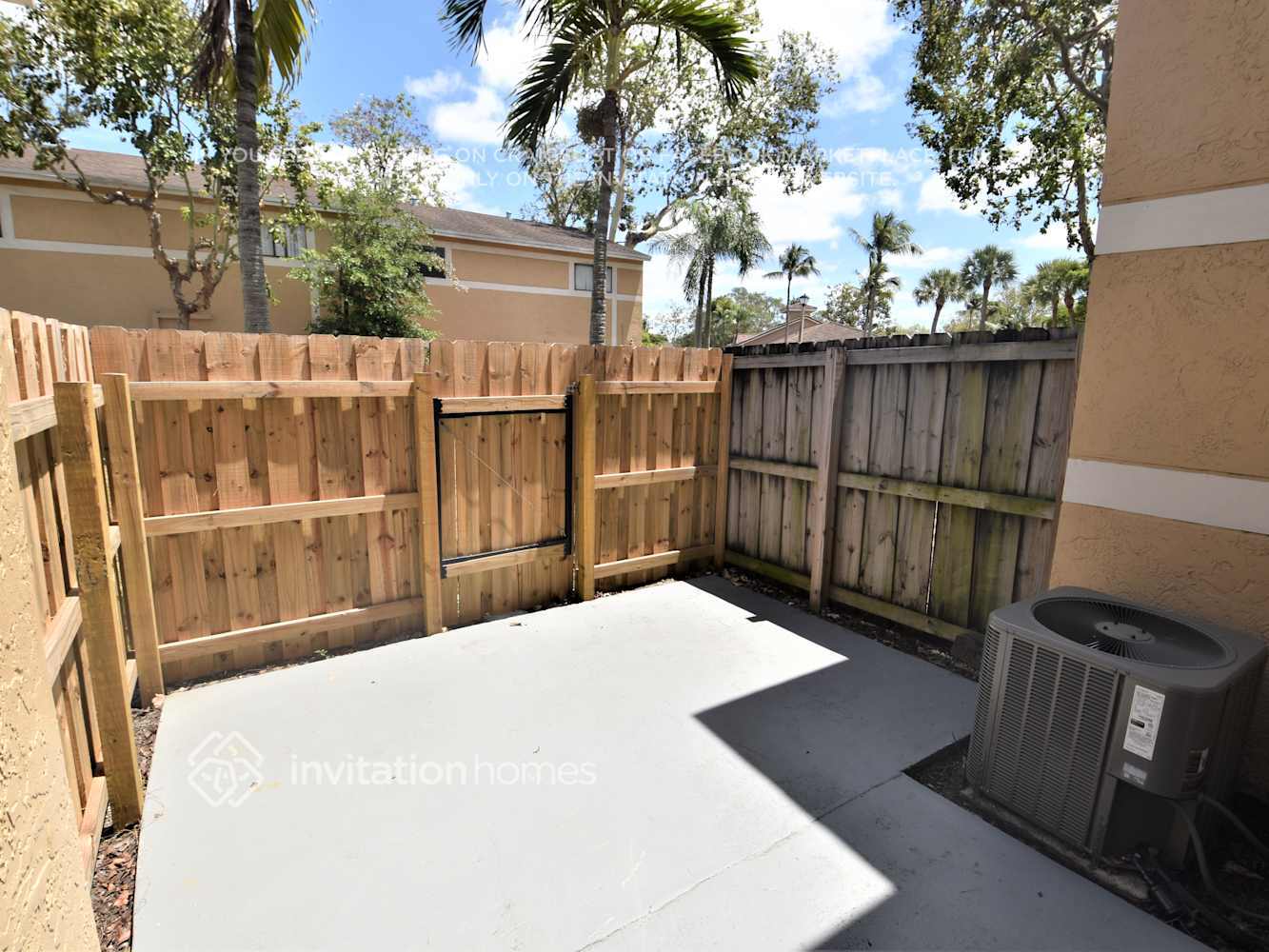 Building Photo - 9489 Palm Cir N