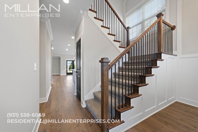 Building Photo - Elegant All-Brick Townhome in a Gated Community in Sango