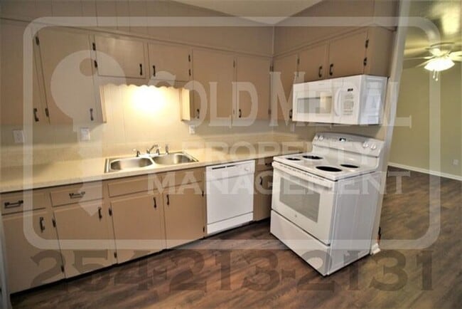 Building Photo - Charming 2-bed, 1-bath now available for r...