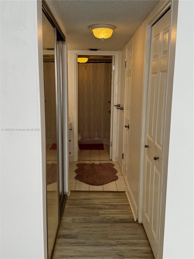 Building Photo - 18061 Biscayne Blvd