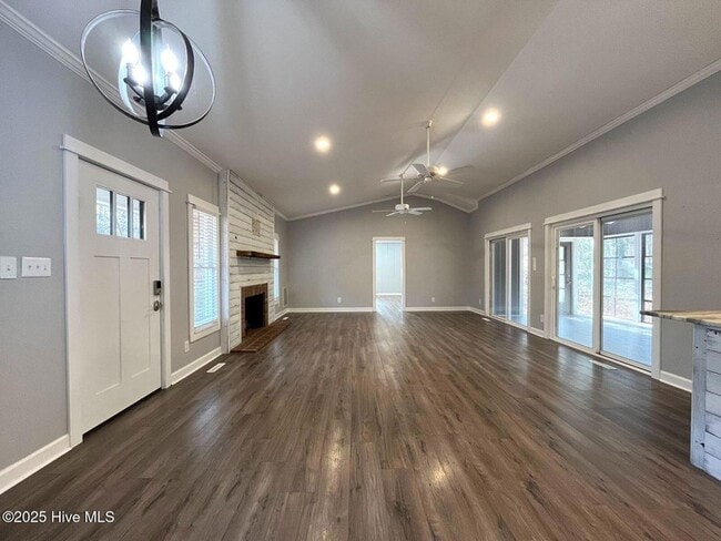 Building Photo - 105 Scuppernong Ct