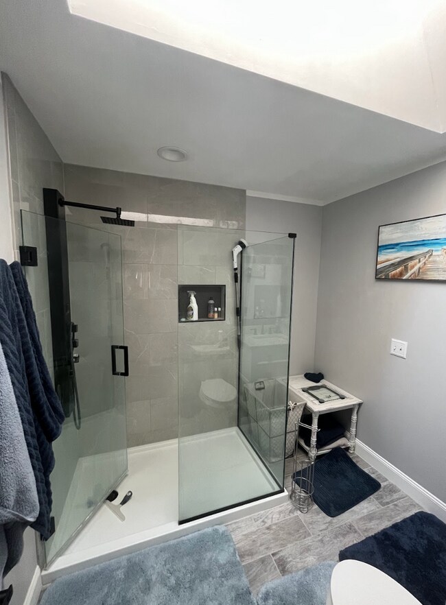 Building Photo - Fully furnished beautifully renovated house!