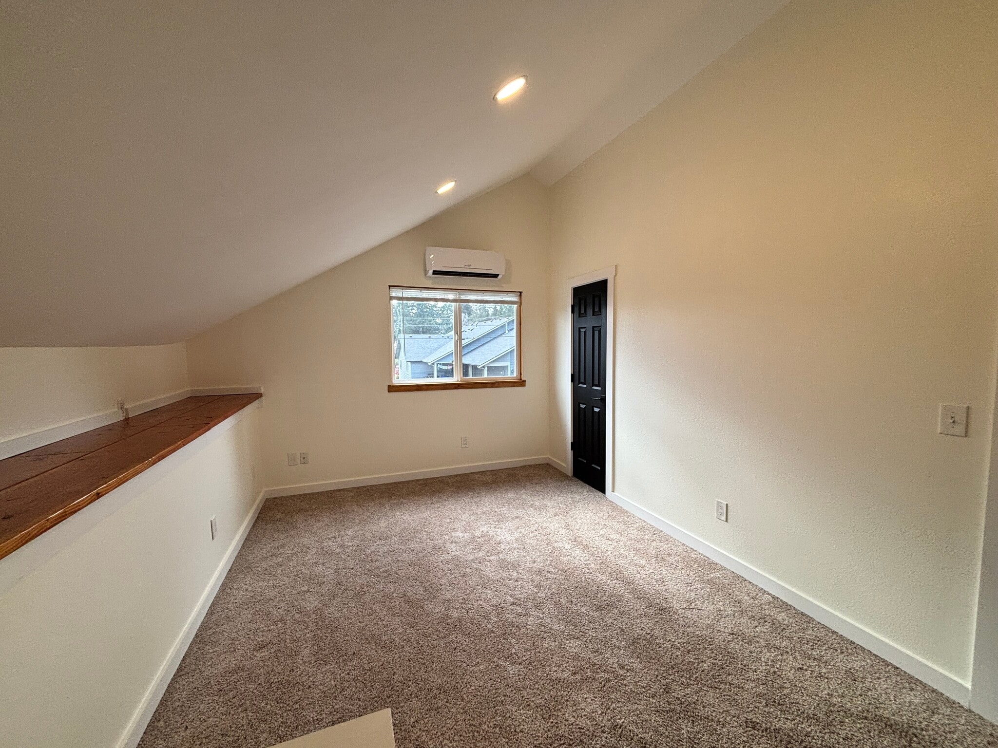 Building Photo - 429 Thomas St NW