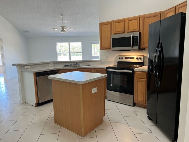 Building Photo - 217 Grouper Ct