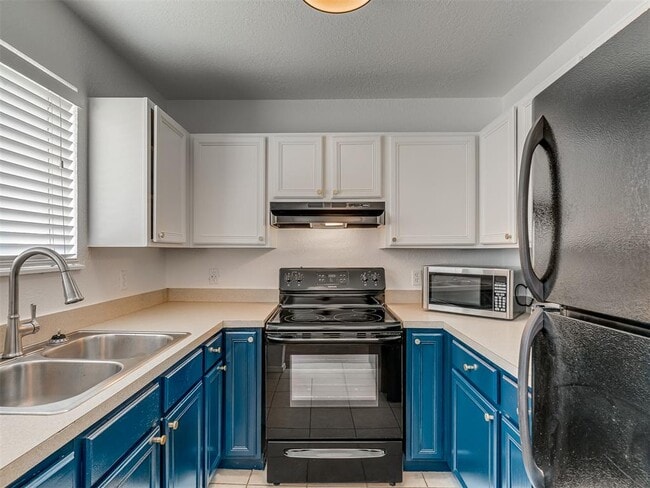 Building Photo - 1608 NW 7th St