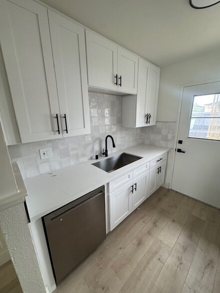 Building Photo - 9671 Maureen Dr