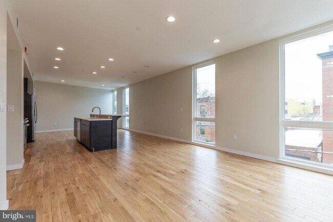 Building Photo - 1317 Frankford Ave