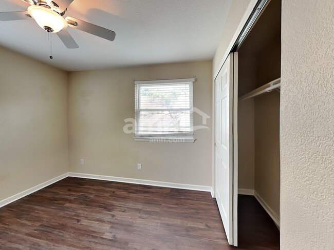 Building Photo - 6565 Monaco Dr