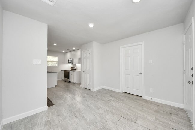 Building Photo - 6934 Neff St