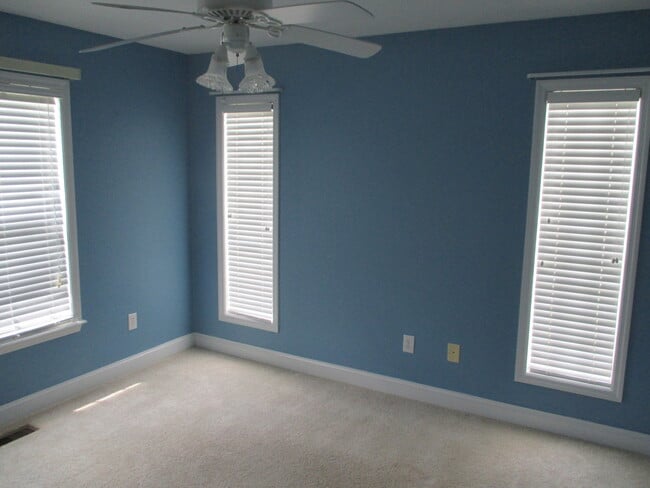 Building Photo - 101 Serenity Ct