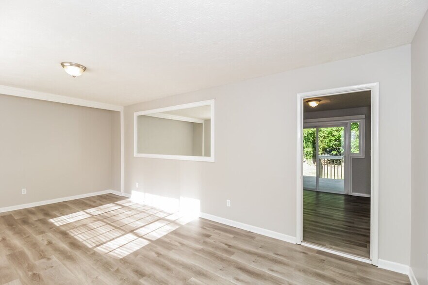 Building Photo - 7334 Mockingbird Ct