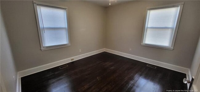 Building Photo - 208 W 21st St