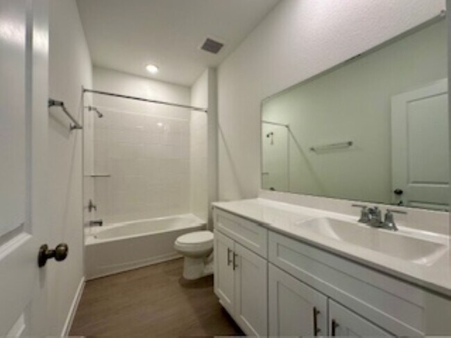 Building Photo - 500 Kinglet Dr